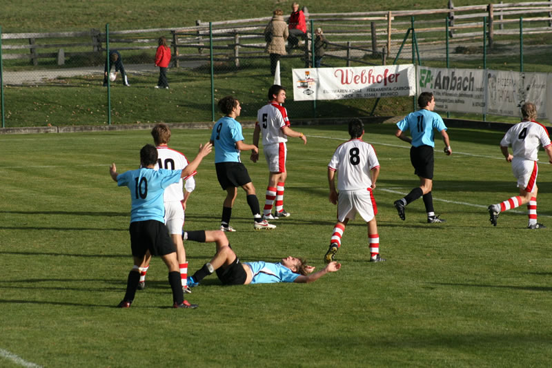 gal/10. Spieltag- SV Reischach - Pfalzen/2006-11-09 - SV Reischach gg. Pfalzen 052.jpg